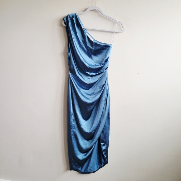 Elliatt Cassini Satin One-Shoulder Dress - Picture 6 of 12